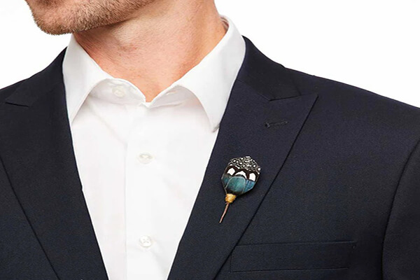How to Choose the Right Lapel Pin for Your Style
