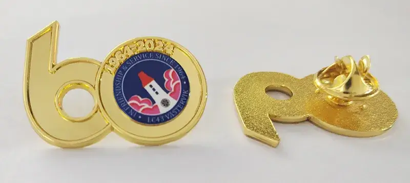 完璧なカスタムアニバーサリーピンを作成する方法：ケーススタディ